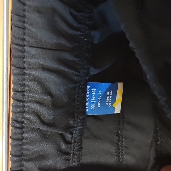 Old Navy Shorts Girls Size XL (14/16) NWOT - Picture 3 of 4